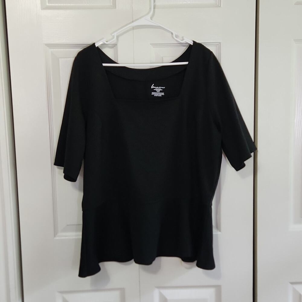 Lane Bryant Black Top Size 18/20 Square Neck 1/2‎ Sleeve Ruffle Bottom Stretch